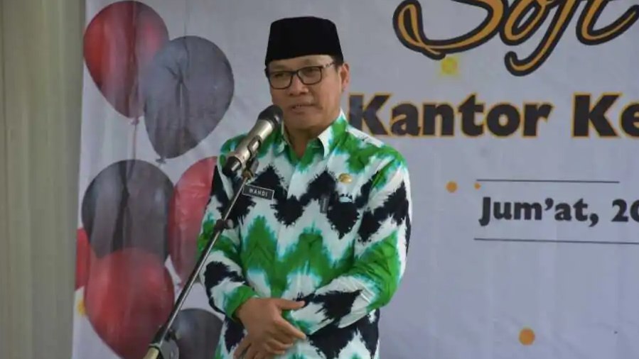 wahdi-resmikan-kantor-210924.jpg
