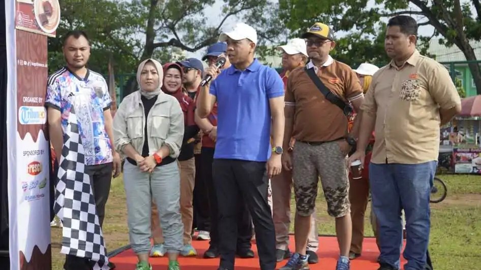 lepas-peserta-jalan-sehat-131024.jpg