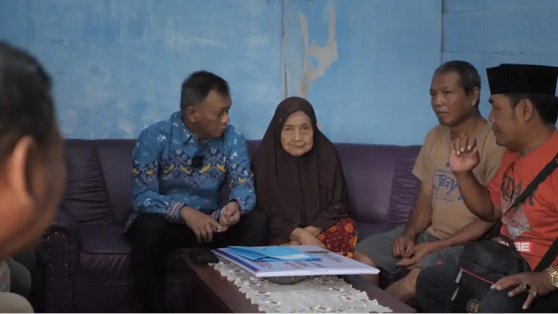 qomaru-salurkan-bantuan-160924.jpg