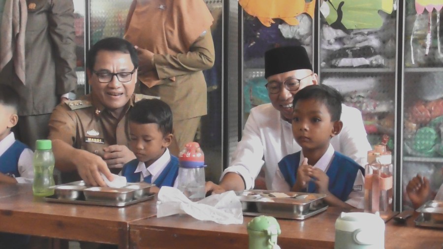 makan-bergizi-gratis-140125.jpg