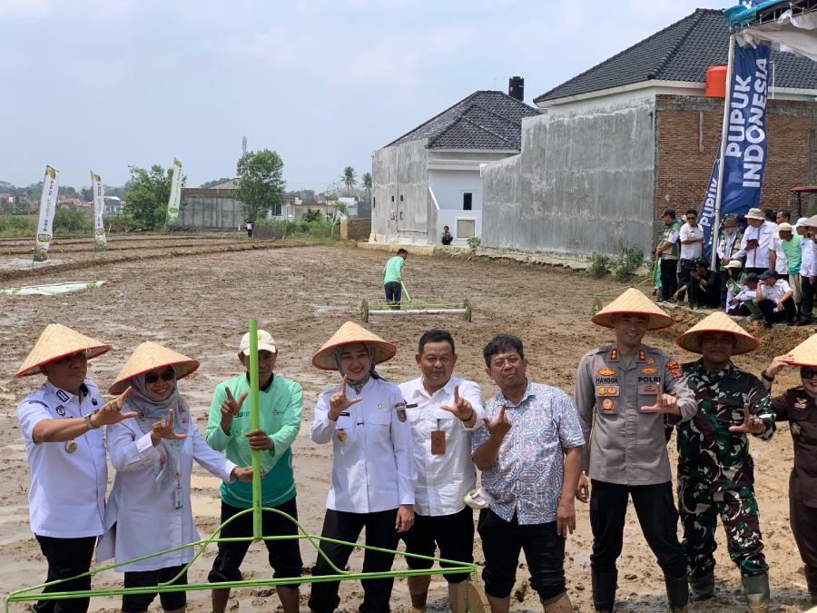 wagub-lampung-tanam-padi-300926.jpg